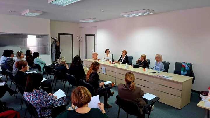 sta nosis ispod haljine 1